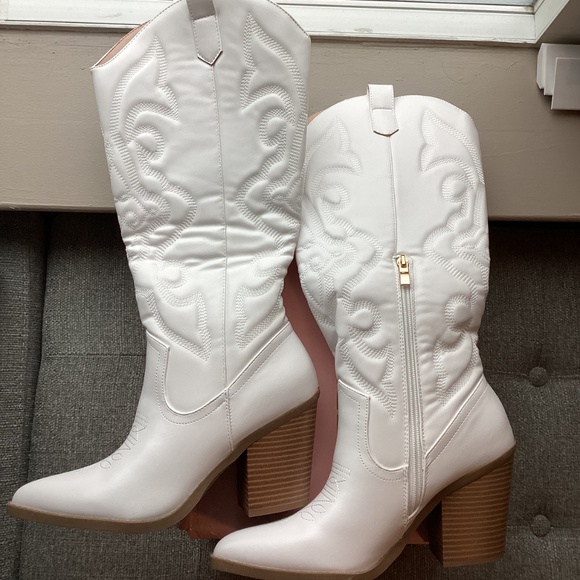 BERNESS Metallic Quilted Cowboy Boot (Women) 8.5M - Picture 1 of 14